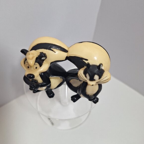 Pepé Le Pew & Penelope Figure Heart-Shaped Romantic  1985 - Picture 10 of 15